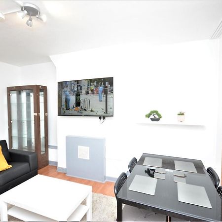 Beautiful London 2 Bedroom Flat Near Finsbury Park Eksteriør billede